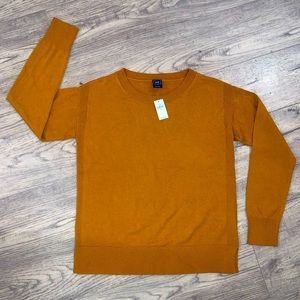 NWT Gap sweater size M